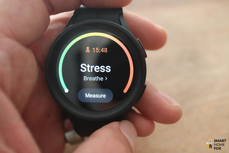 Измерение уровня стресса на часах Galaxy Watch 5.